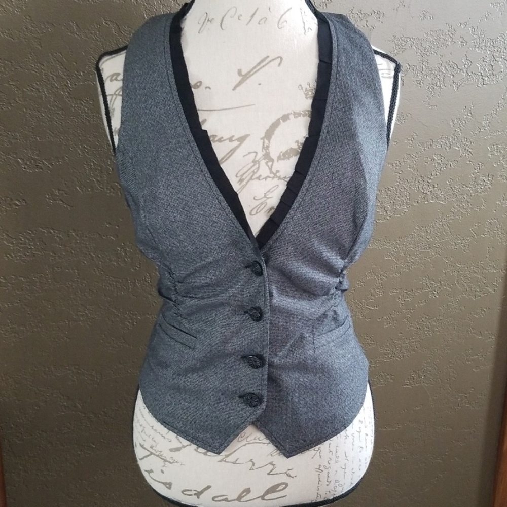 Dressy vest